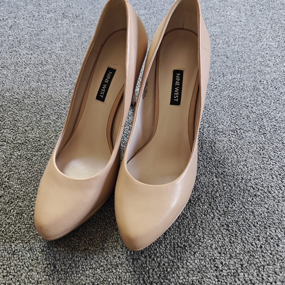 Nine West Women's Nude Pumps